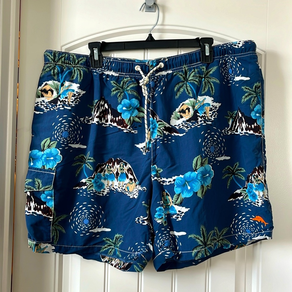 Men’s swim trunks